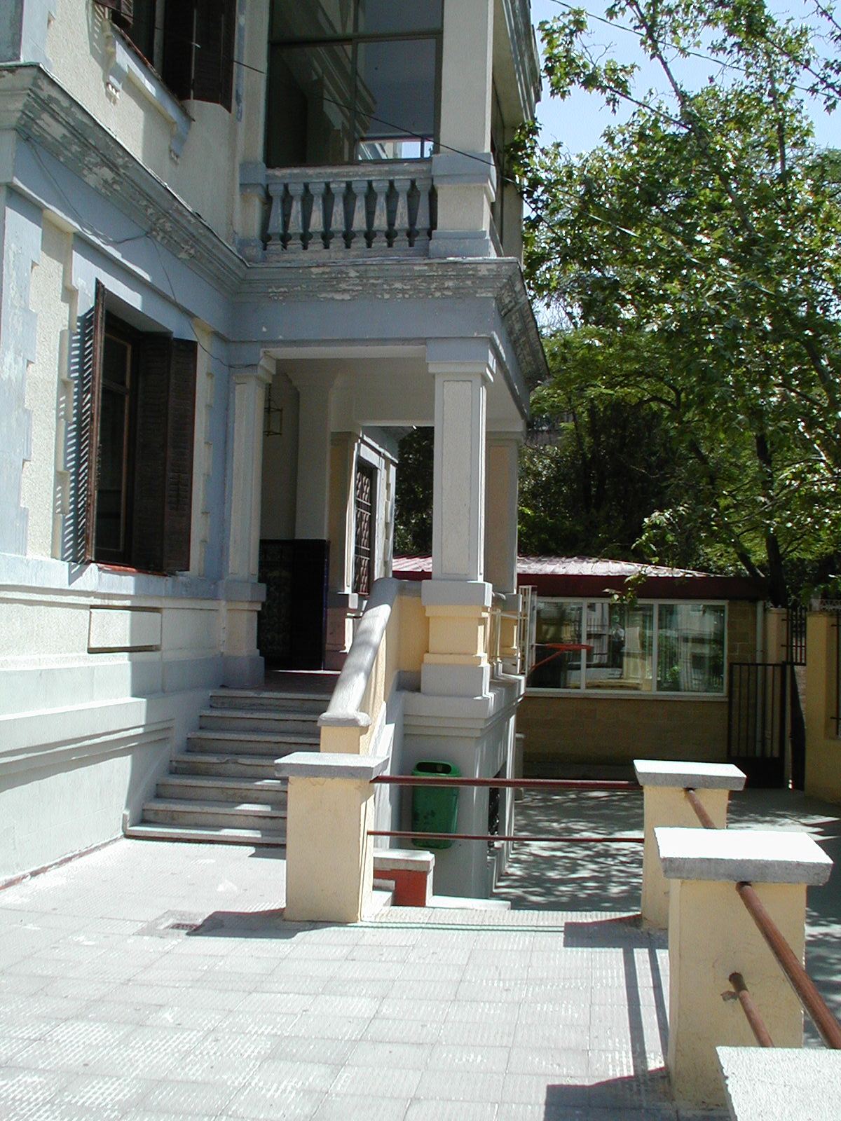 INSTALACIONES FEM SCHOOL FEM SCHOOL MADRID